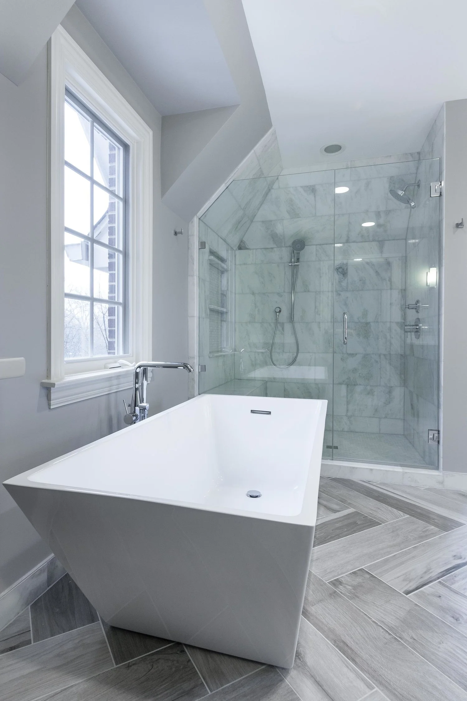 Minimalist style bathroom remodeling